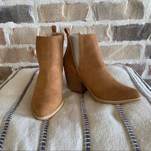 A Rider Girl Whiskey Bootie - Picture 3 of 6